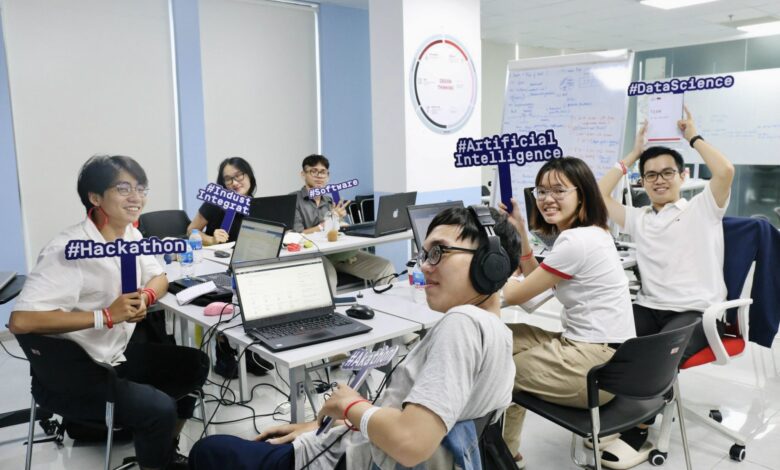 Hackathon là gì? Thông tin cơ bản về Hackathon mà lập trình viên nên biết