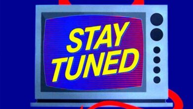 Stay tuned là gì? Cách dùng cụm từ stay tuned