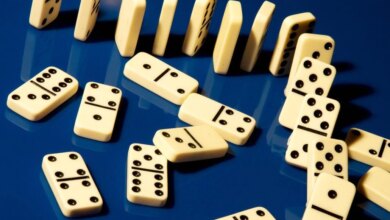 Cách chơi domino: Hướng dẫn cơ bản cho 2-4 người chơi