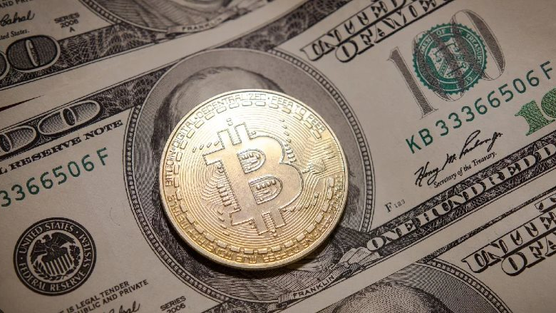 Giá Bitcoin ngày 17/7: BTC chạm mốc 64,500 USD, ETH gần 3,500 USD